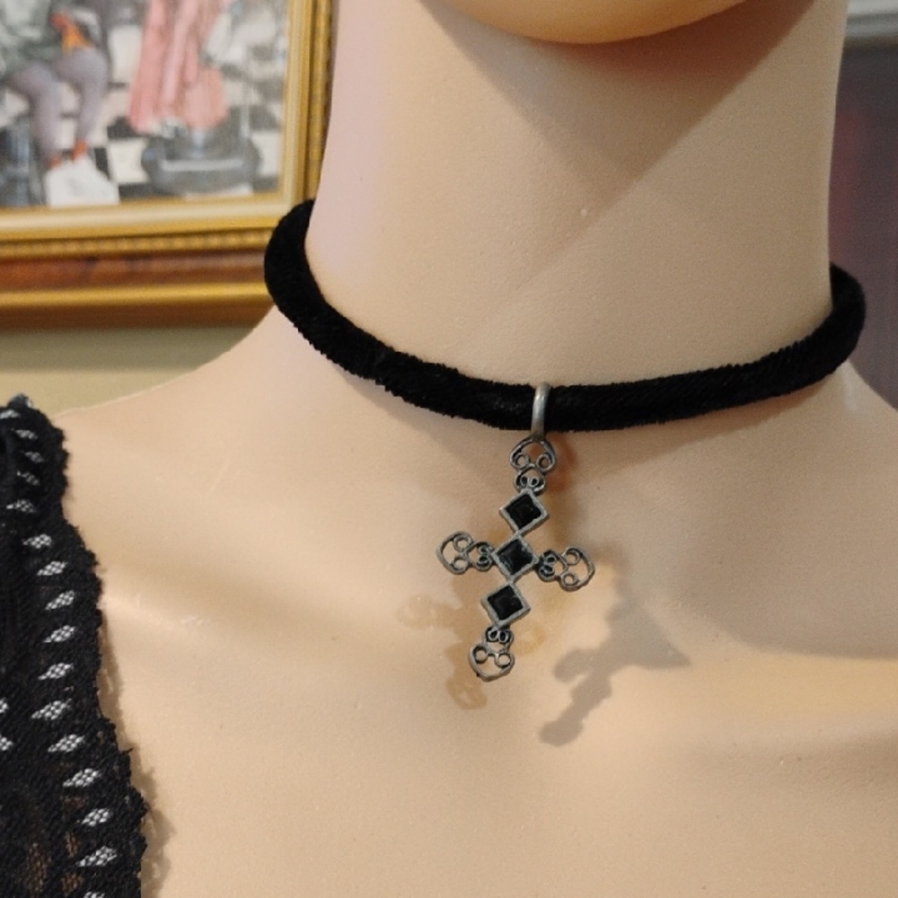 Elegant Black Velvet Choker Necklace with Silver Cross Pendant